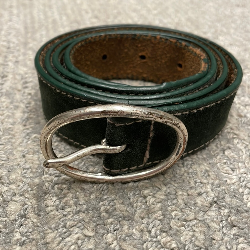Women’s green leather Gap belt size medium